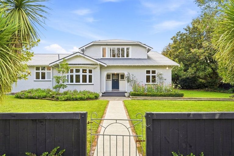 Photo of property in 5 Parkes Avenue, Saint Johns Hill, Whanganui, 4501