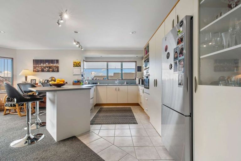 Photo of property in 8 Hoyte Place, Pukehangi, Rotorua, 3015