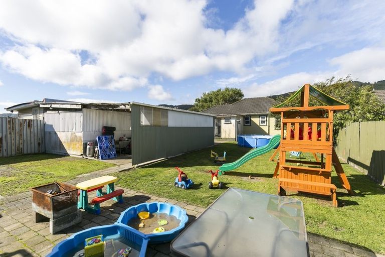 Photo of property in 61 Wellington Road, Wainuiomata, Lower Hutt, 5014