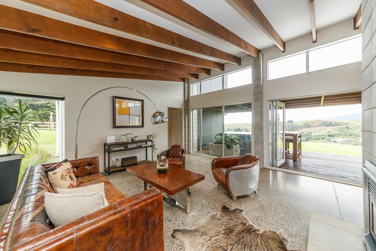 Photo of property in 62 Kereru Drive, Turitea, Palmerston North, 4472