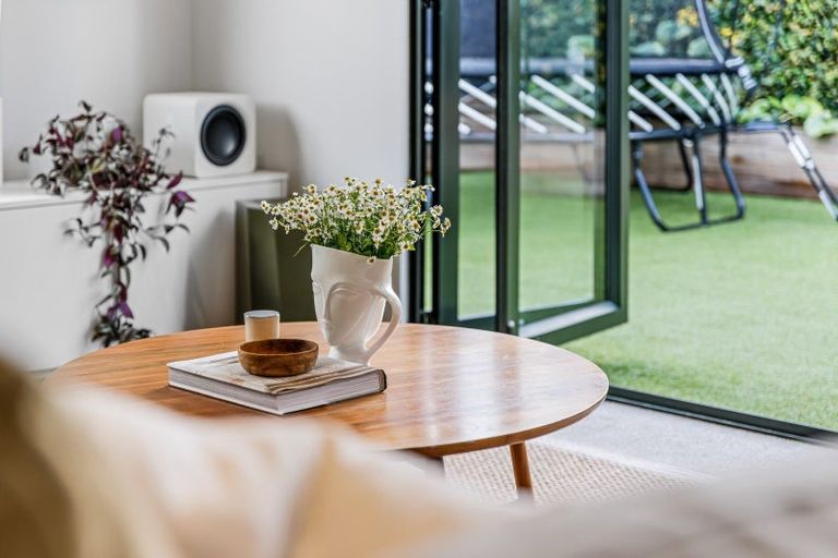 Photo of property in 49a Dignan Street, Point Chevalier, Auckland, 1022