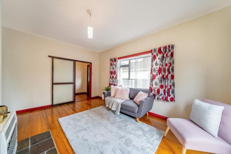 Photo of property in 16 Brook Street, Waiwhetu, Lower Hutt, 5010