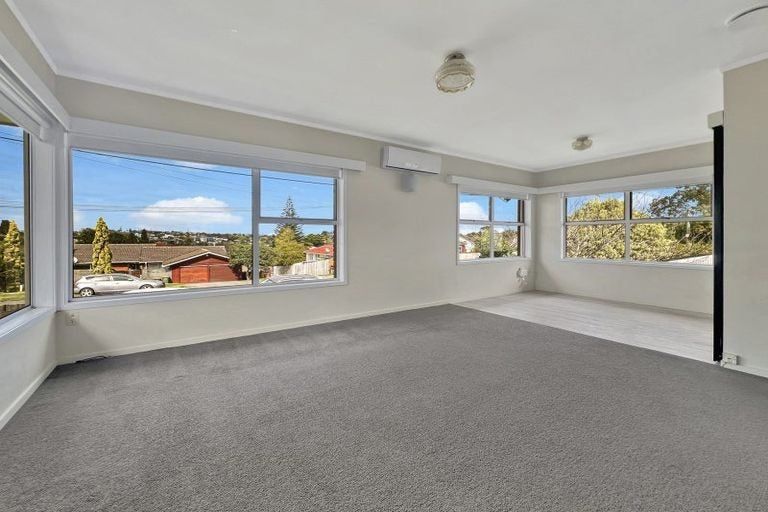 Photo of property in 1/11 Manuka Road, Bayview, Auckland, 0629