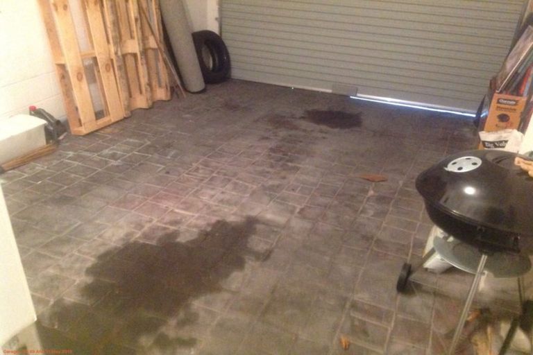 Photo of property in 2/23 Tane Street, New Lynn, Auckland, 0600