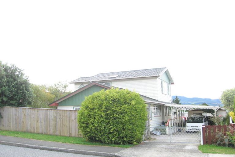 Photo of property in 2 Dunrobin Grove, Silverstream, Upper Hutt, 5019