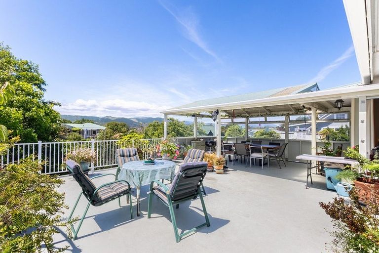 Photo of property in 10 Douglas Street, Paraparaumu Beach, Paraparaumu, 5032