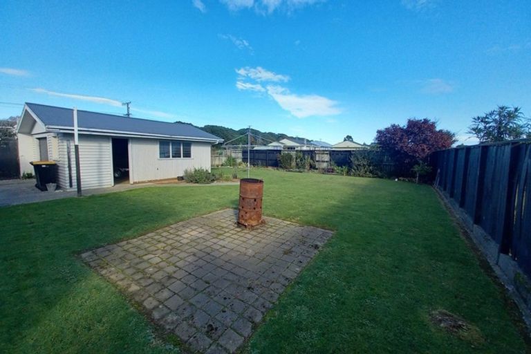 Photo of property in 3 Carlyle Street, Tuatapere, 9620