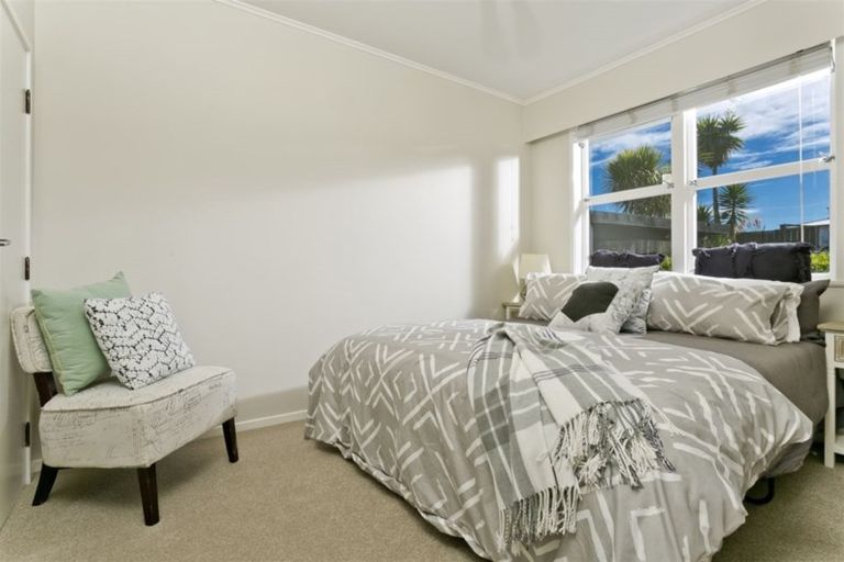 Photo of property in 51 Sycamore Drive, Sunnynook, Auckland, 0620