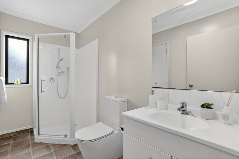 Photo of property in 61d Sabulite Road, Kelston, Auckland, 0602