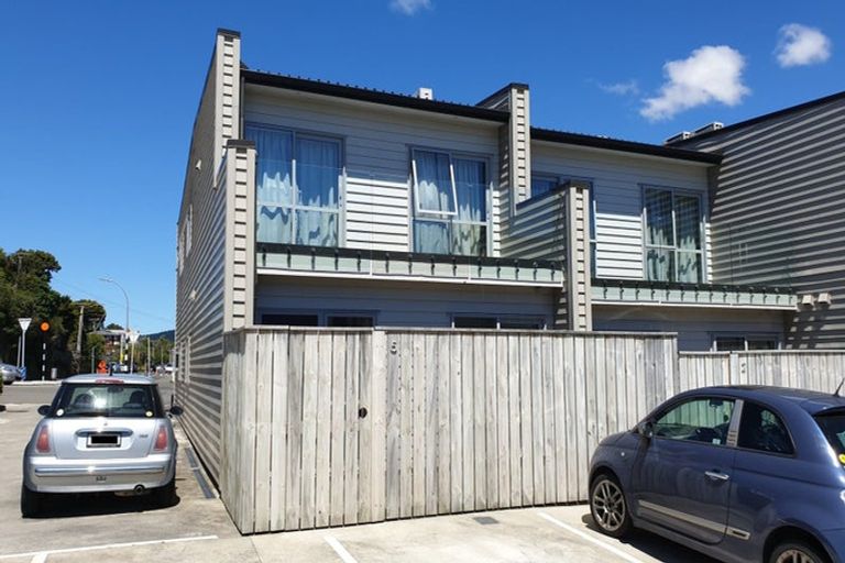 Photo of property in 5/19 Collins Avenue, Tawa, Wellington, 5028