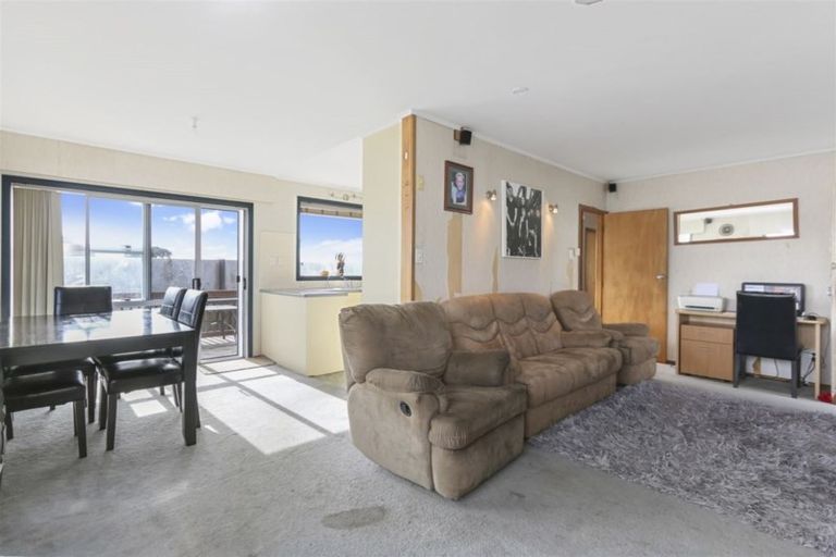 Photo of property in 256 Triangle Road, Massey, Auckland, 0614