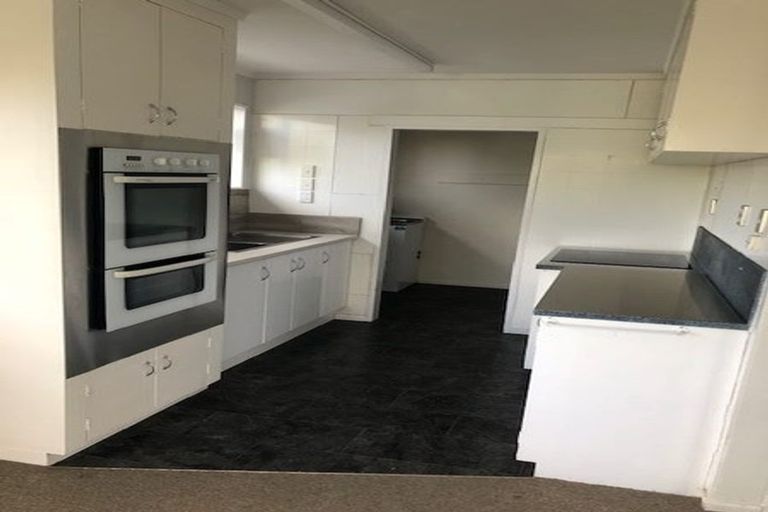 Photo of property in 2 Rajkot Terrace, Broadmeadows, Wellington, 6035