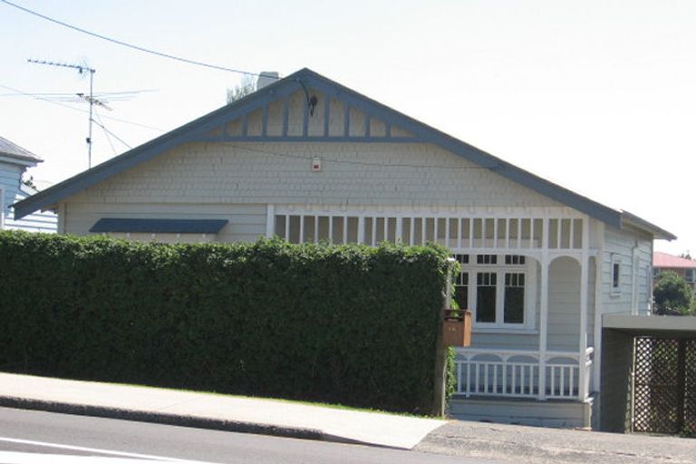 Photo of property in 185 Mokoia Road, Birkenhead, Auckland, 0626