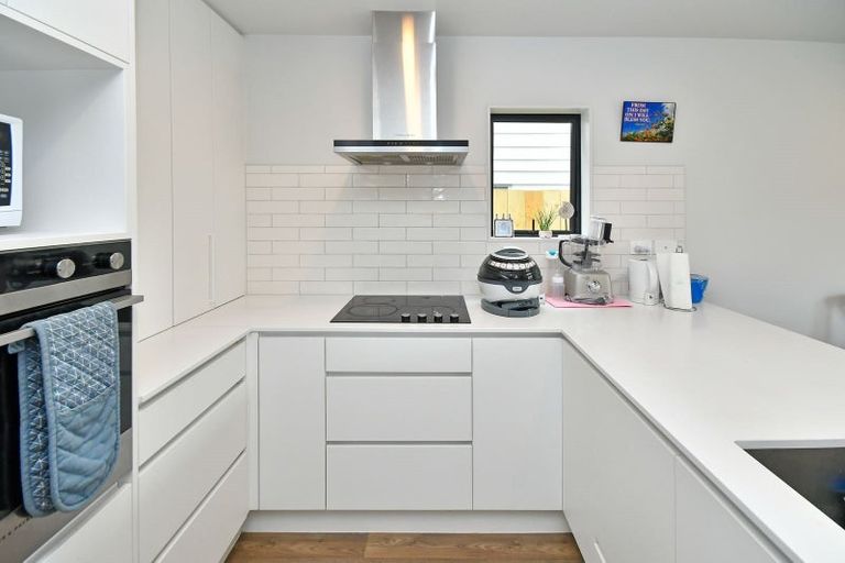 Photo of property in 38 Matawhanga Drive, Wattle Downs, Auckland, 2103