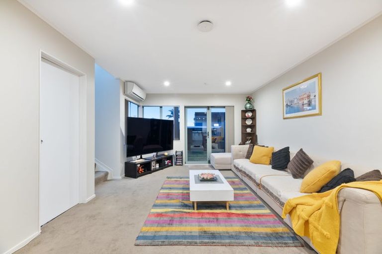 Photo of property in 21 Stephen Avenue, Henderson, Auckland, 0610