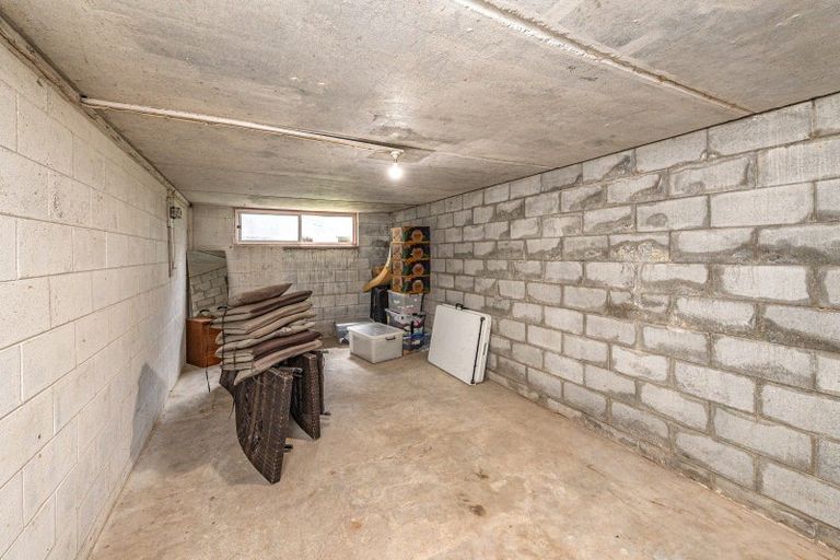 Photo of property in 64 Wikitoria Road, Putiki, Whanganui, 4501