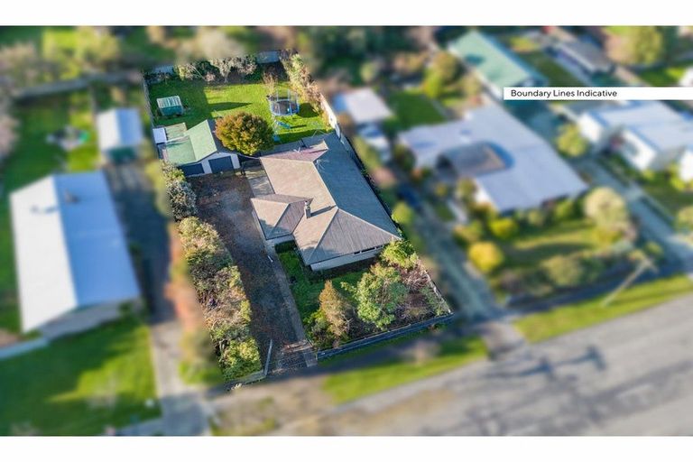 Photo of property in 13 Gilbert Street, Amberley, 7410