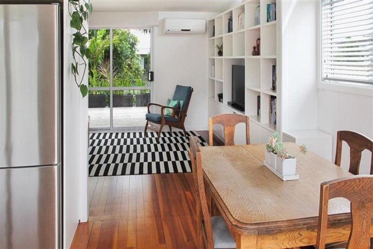 Photo of property in 38 Wellesley Road, Mangere Bridge, Auckland, 2022