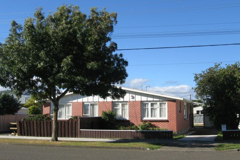 Photo of property in 2/14 Merton Street, Trentham, Upper Hutt, 5018