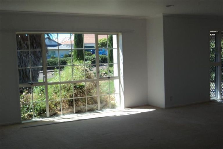 Photo of property in 57 Palmcrest Grove, Highland Park, Auckland, 2010