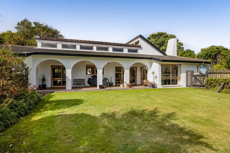 Photo of property in 116 Weraroa Road, Waverley, 4510