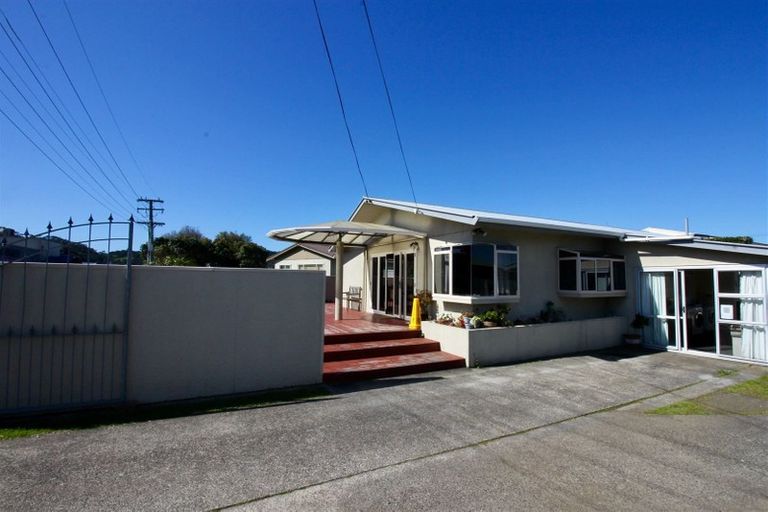 Photo of property in 16 Lee Street, Whitianga, 3510