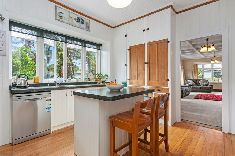 Photo of property in 104 Arnold Street, Leamington, Cambridge, 3432