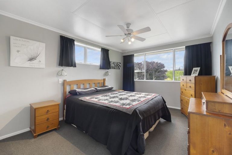 Photo of property in 24 Mills Street, Eltham, 4322