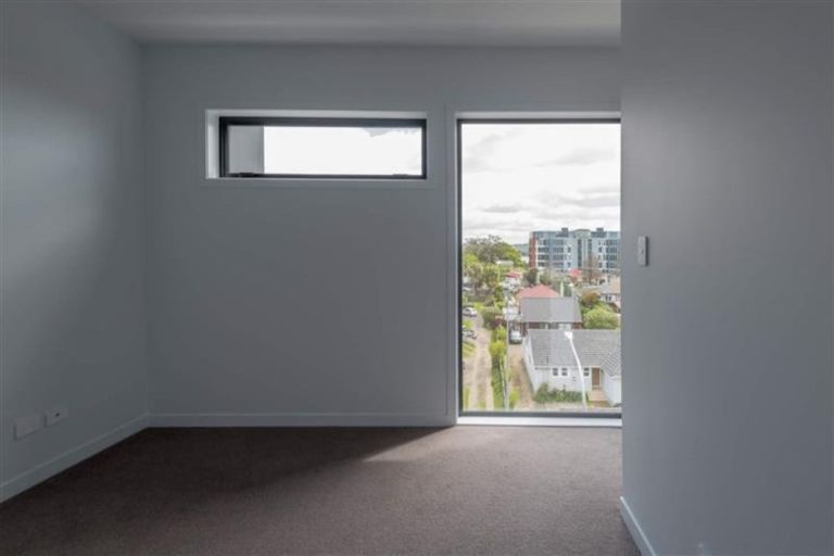 Photo of property in Frank Sargeson Apts, 402/80 Anzac Street, Takapuna, Auckland, 0622