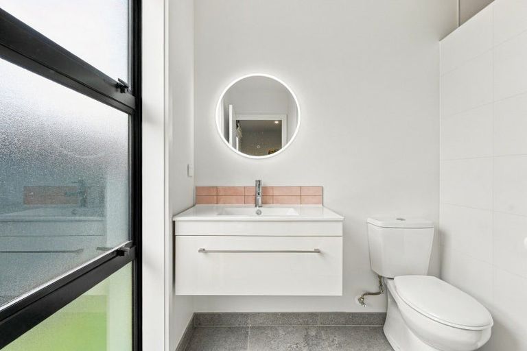 Photo of property in 2d Saint Leonard Street, Saint Johns Hill, Whanganui, 4501