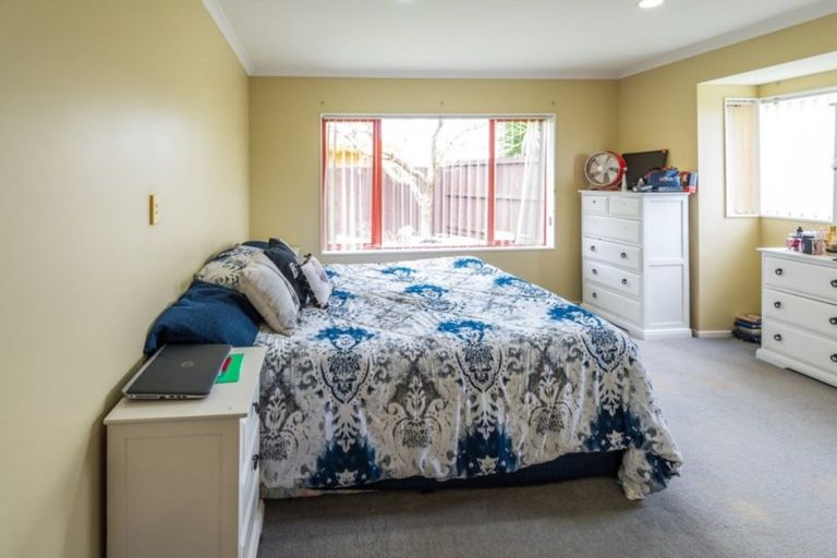 Photo of property in 27 Glenross Drive, Wattle Downs, Auckland, 2103