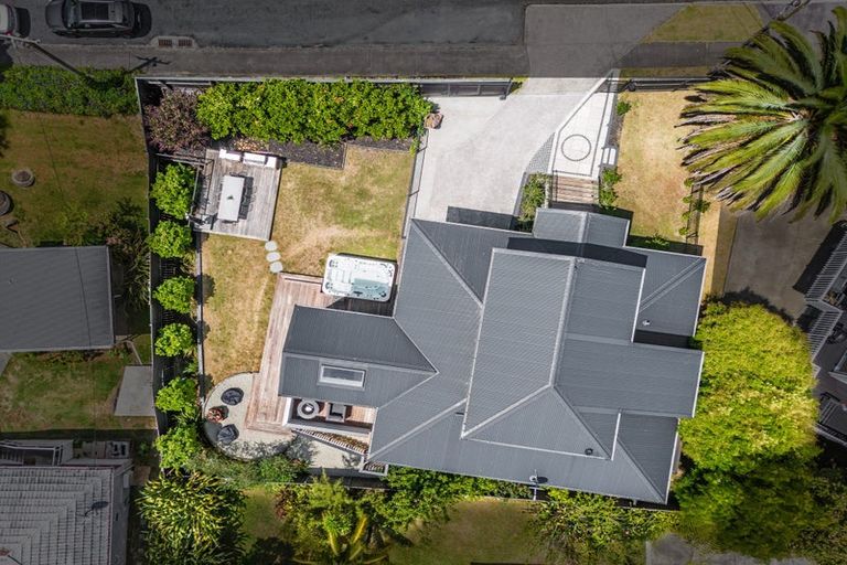 Photo of property in 16 Rewi Street, Torbay, Auckland, 0630