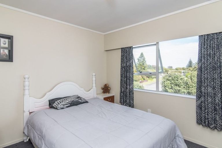 Photo of property in 5 Freyberg Crescent, Waikanae Beach, Waikanae, 5036