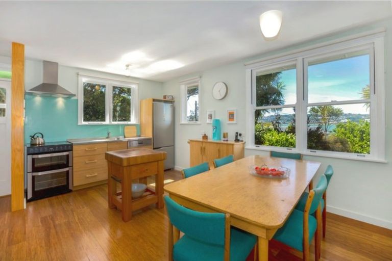 Photo of property in 11 Arero Place, Titahi Bay, Porirua, 5022