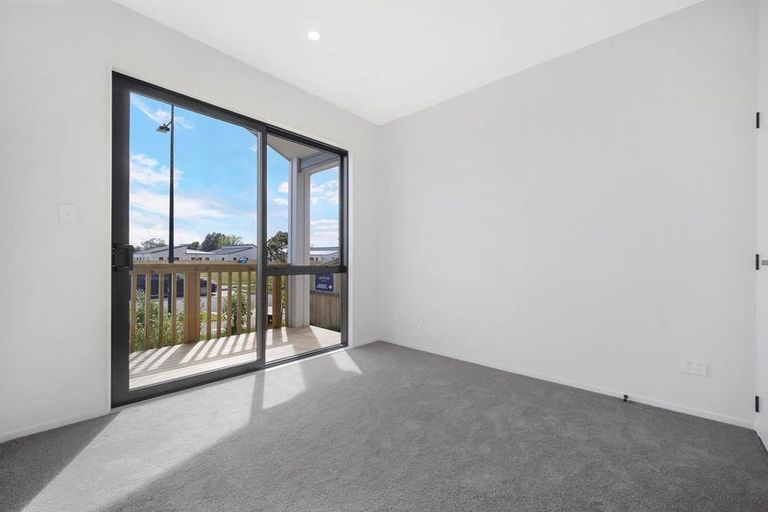 Photo of property in 15 Kaapehu Street, Karaka, 2578