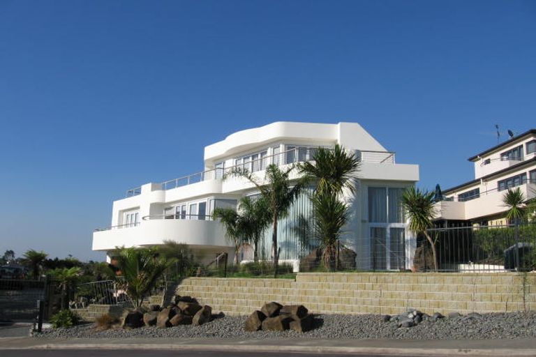 Photo of property in 13 St Clair Place, Browns Bay, Auckland, 0630