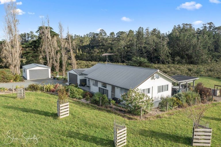 Photo of property in 86 Matakohe Wharf Road, Matakohe, 0593