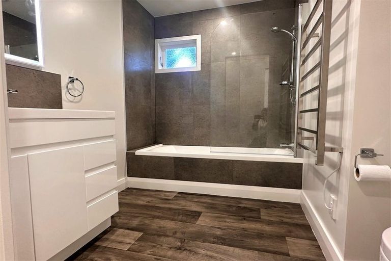 Photo of property in 28a Gibson Road, Tuakau, 2121