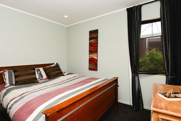 Photo of property in 2c Cradock Street, Avondale, Auckland, 1026