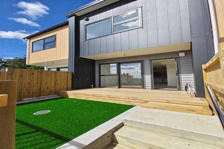 Photo of property in 13/13 Grove Lane, Pakuranga, Auckland, 2010