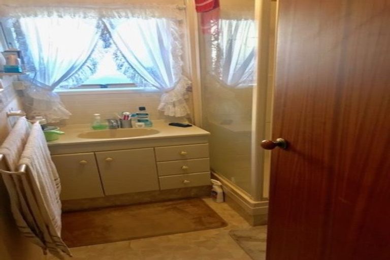 Photo of property in 1/2 Waterloo Road, Milford, Auckland, 0620