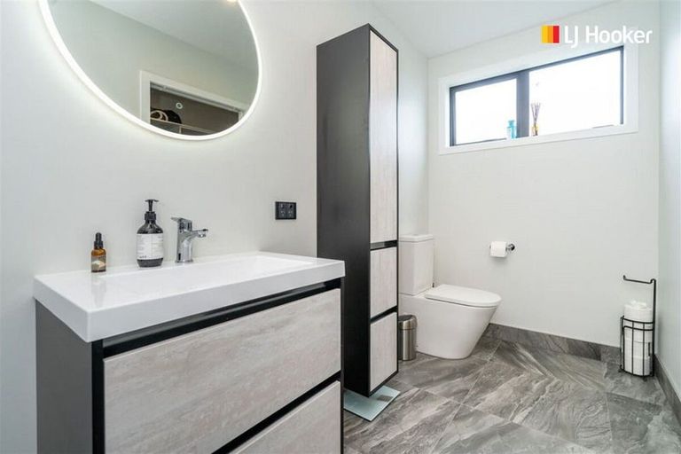 Photo of property in 38 Nore Street, Waihola, Milton, 9073