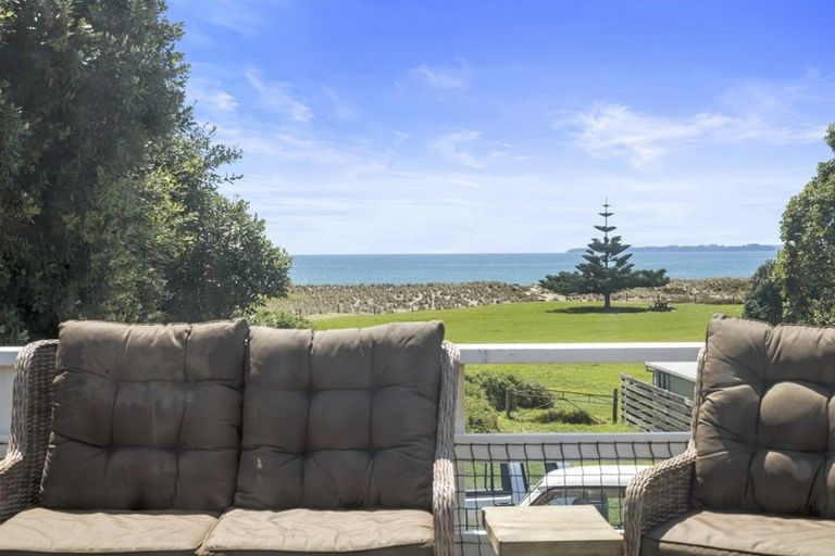 Photo of property in 1017 Papamoa Beach Road, Papamoa Beach, Papamoa, 3118