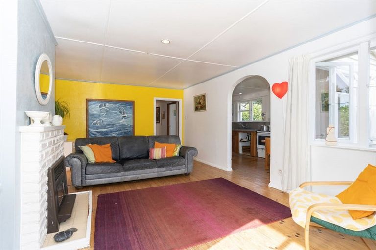 Photo of property in 9 Haumia Street, Paekakariki, 5034