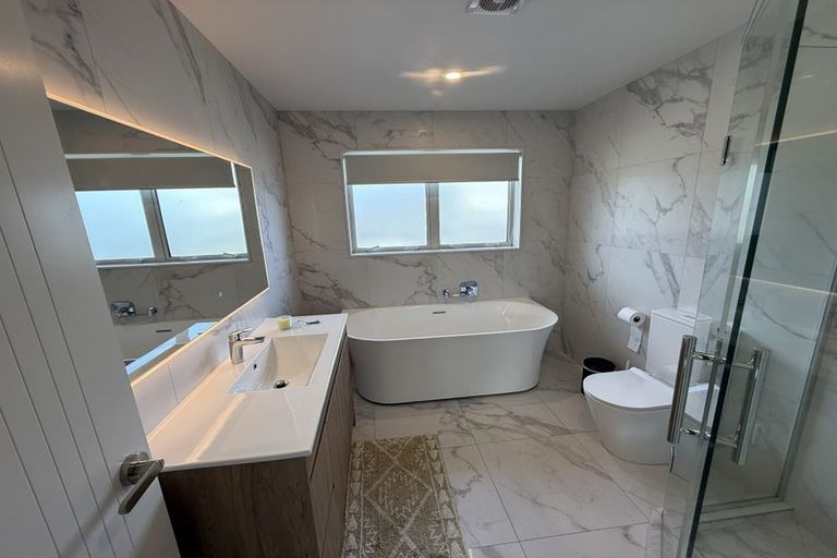 Photo of property in 25 Reserva Crescent, Kumeu, 0810