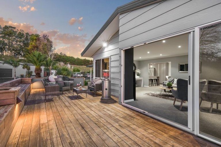 Photo of property in 15 Pitt Road, Runciman, Drury, 2578