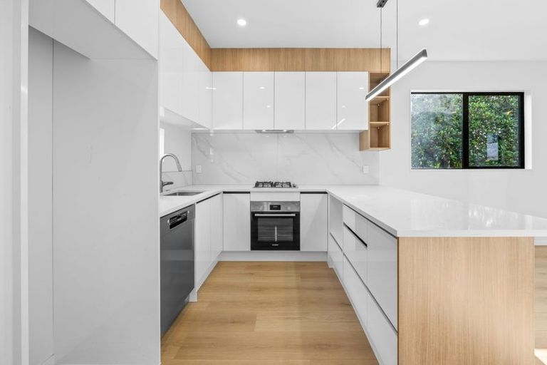 Photo of property in 370e Main Road, Huapai, Kumeu, 0810