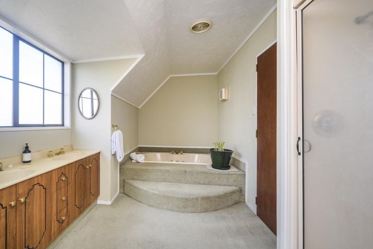 Photo of property in 8 Mcarthur Street, Terrace End, Palmerston North, 4410