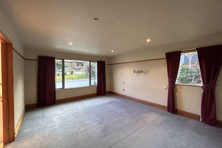 Photo of property in 49 Cedar Drive, Kelvin Heights, Queenstown, 9300