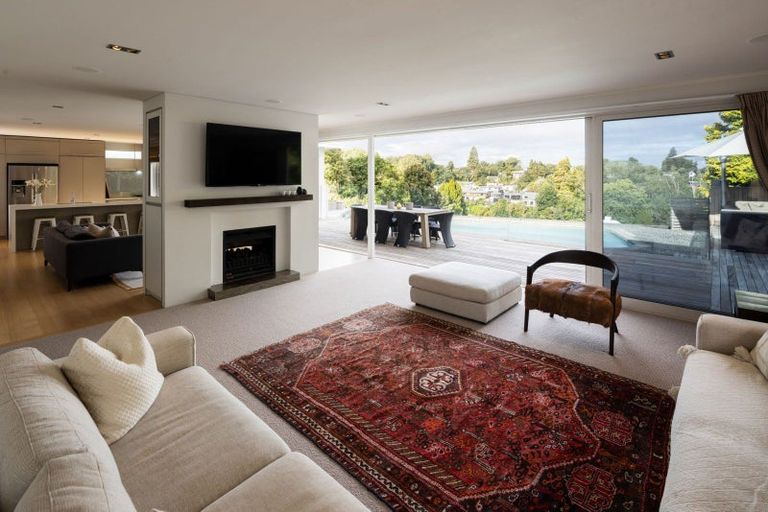 Photo of property in 42 Beerescourt Road, Beerescourt, Hamilton, 3200